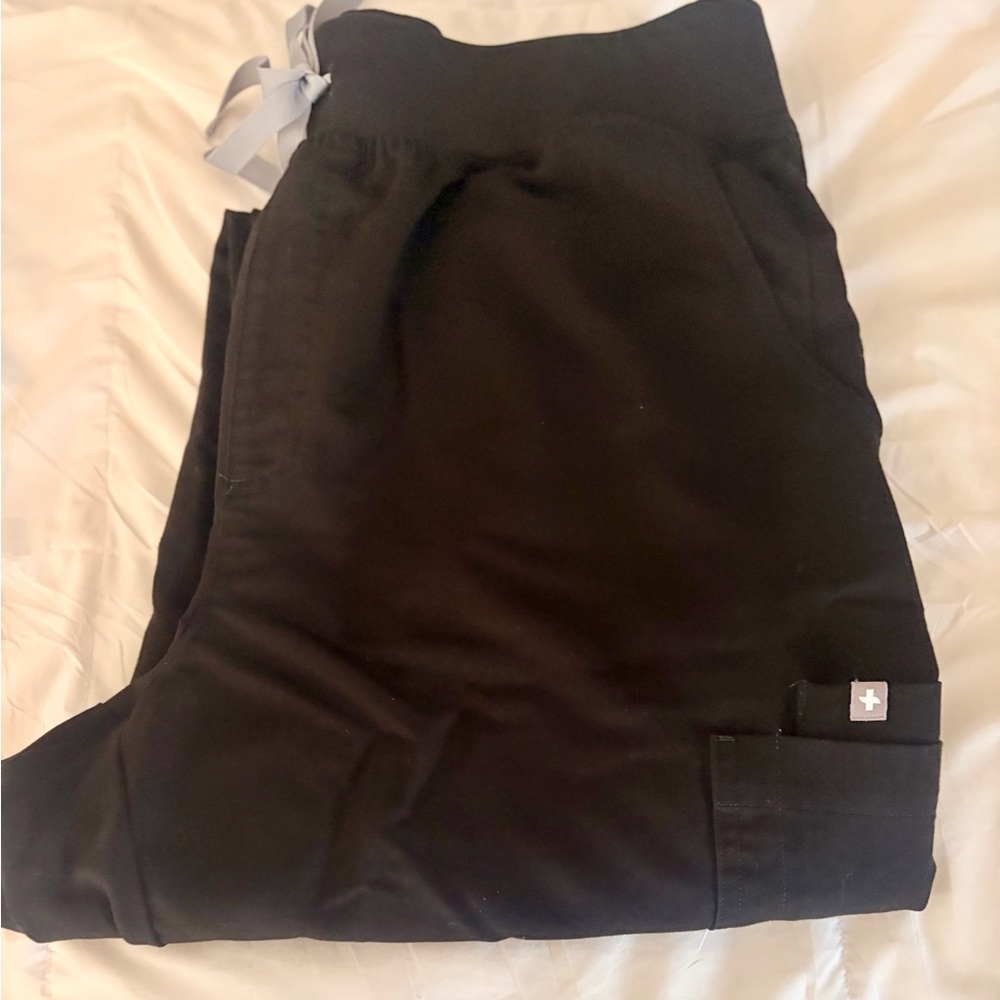 Figs Women's Black Cargo Pants